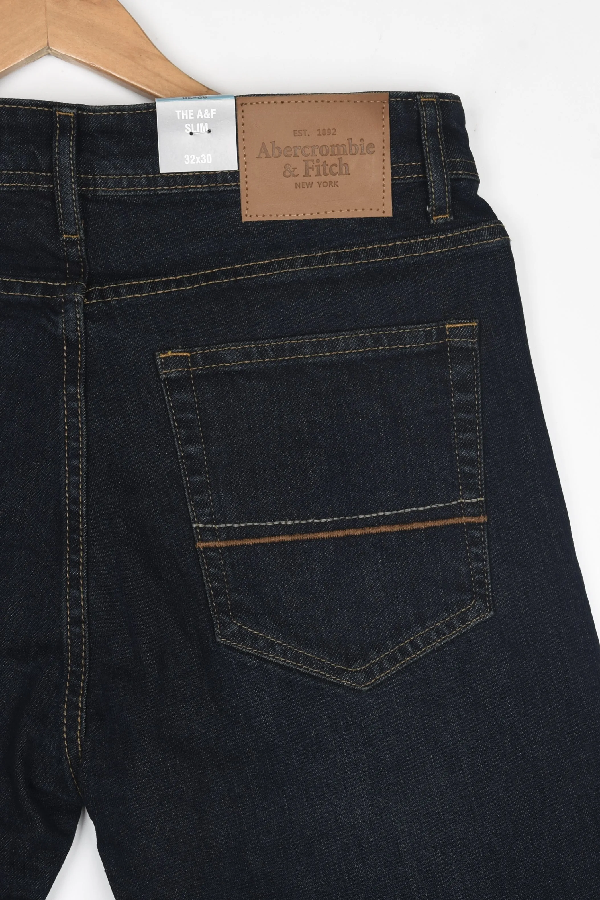 A&F CLASSIC RIGID JEANS