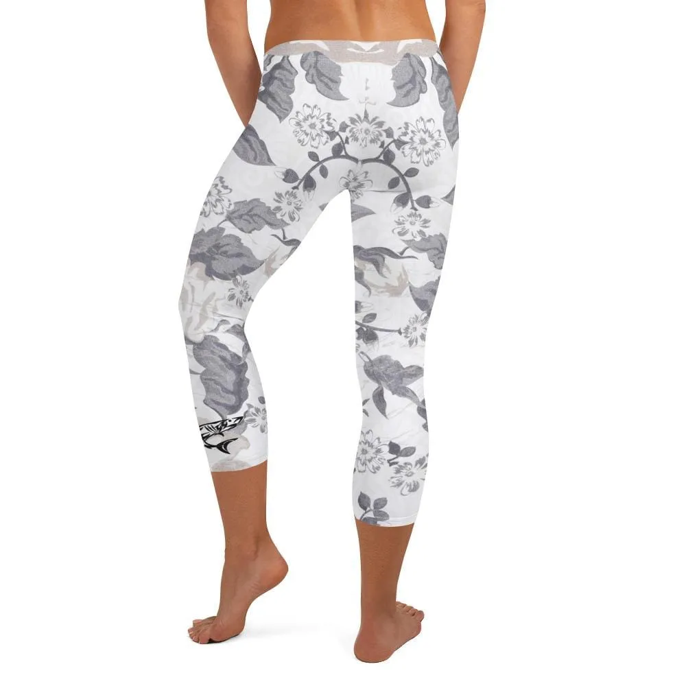 Elegant Dame ~ Capri Leggings
