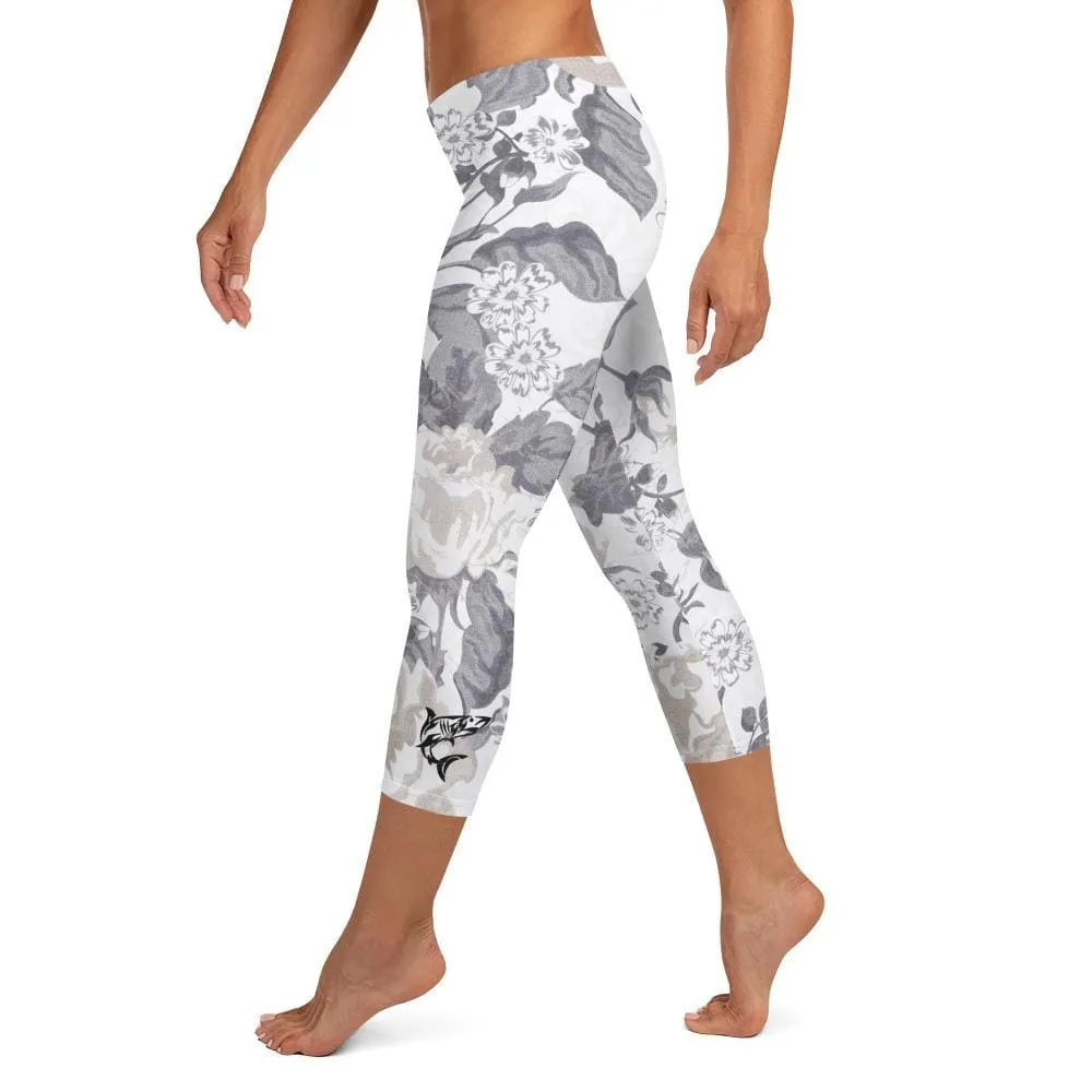 Elegant Dame ~ Capri Leggings