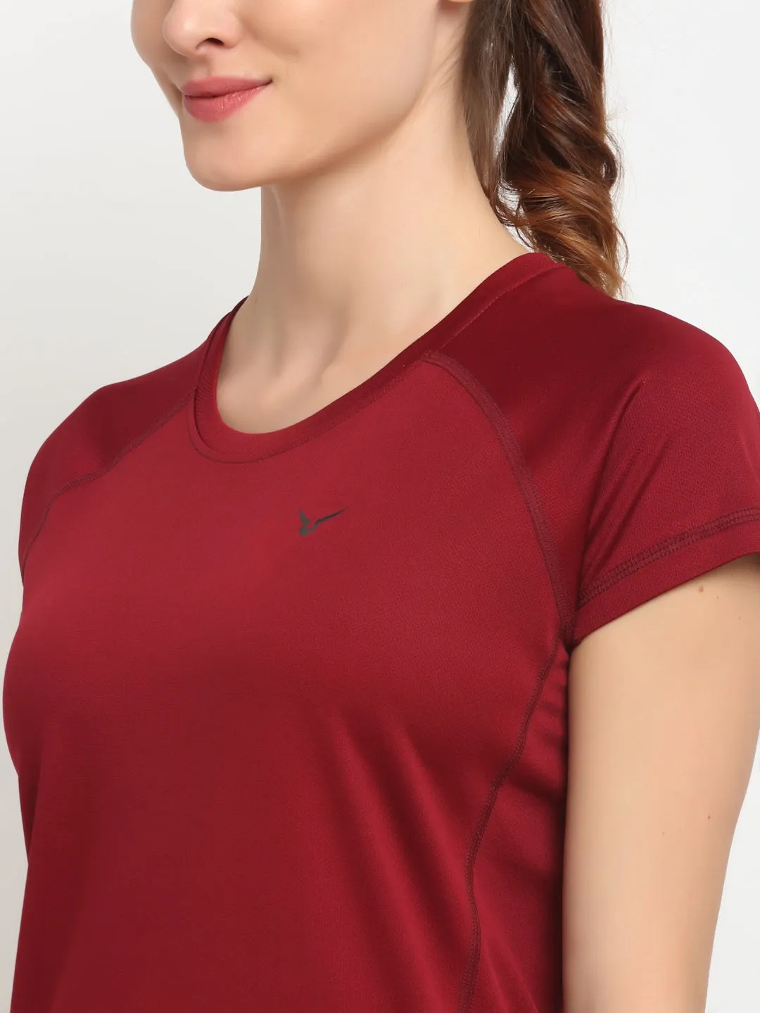 Invincible Women’s Gym Yoga Solid Tee