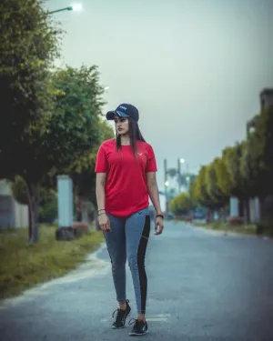 Invincible Women’s Gym Yoga Solid Tee