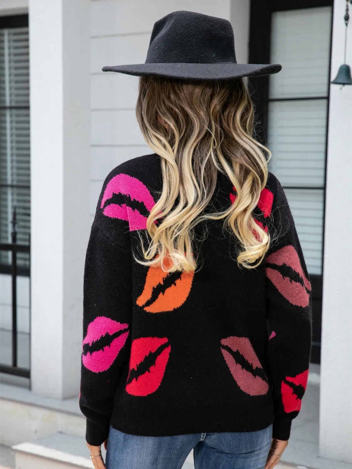 Lip V-Neck Drop Shoulder Sweater | Casual Sweater With Ribbed Sleeves And Hem