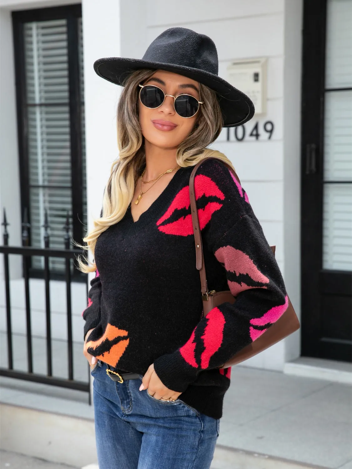 Lip V-Neck Drop Shoulder Sweater | Casual Sweater With Ribbed Sleeves And Hem