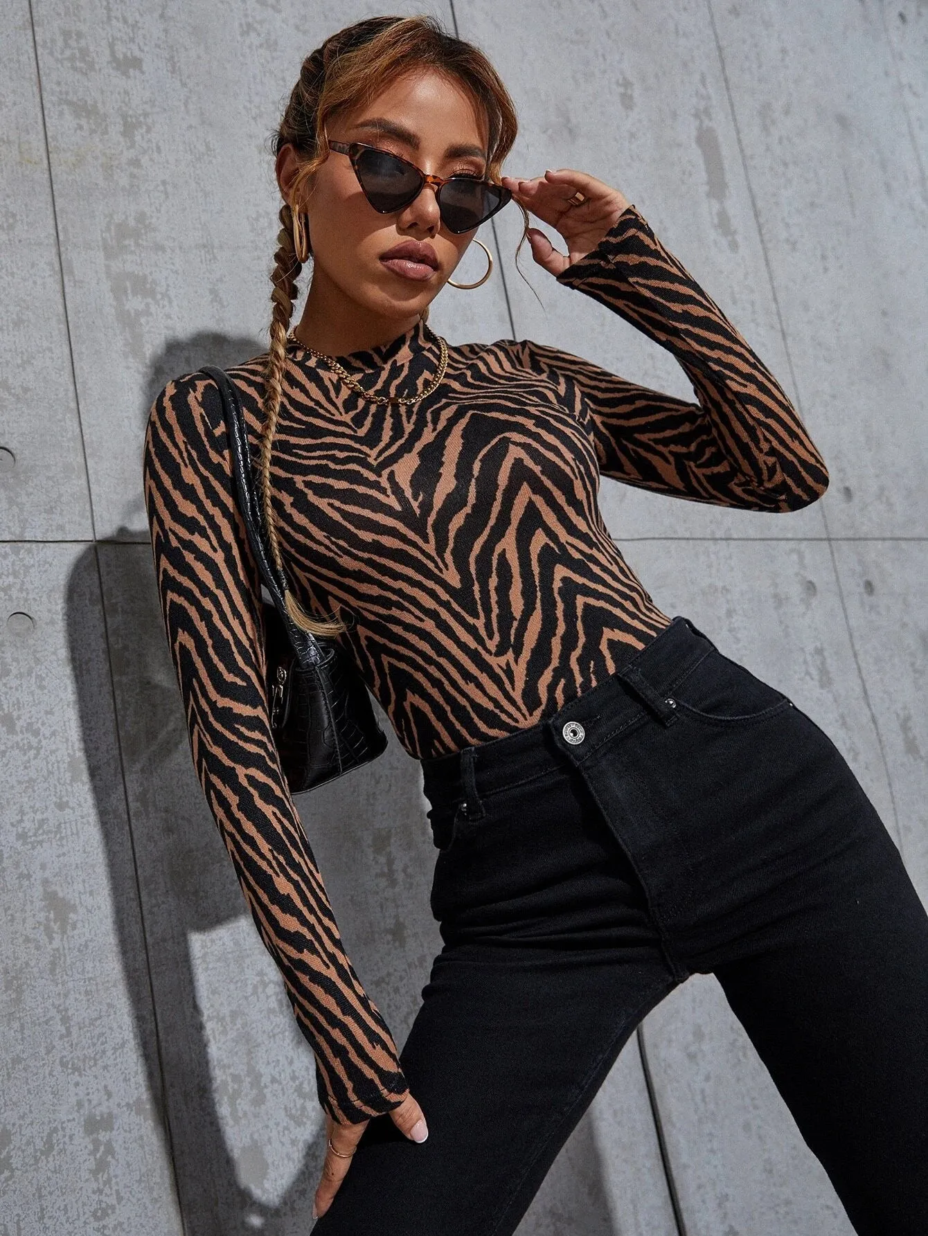 SHEIN Zebra Striped Print Stand Neck T-Shirt